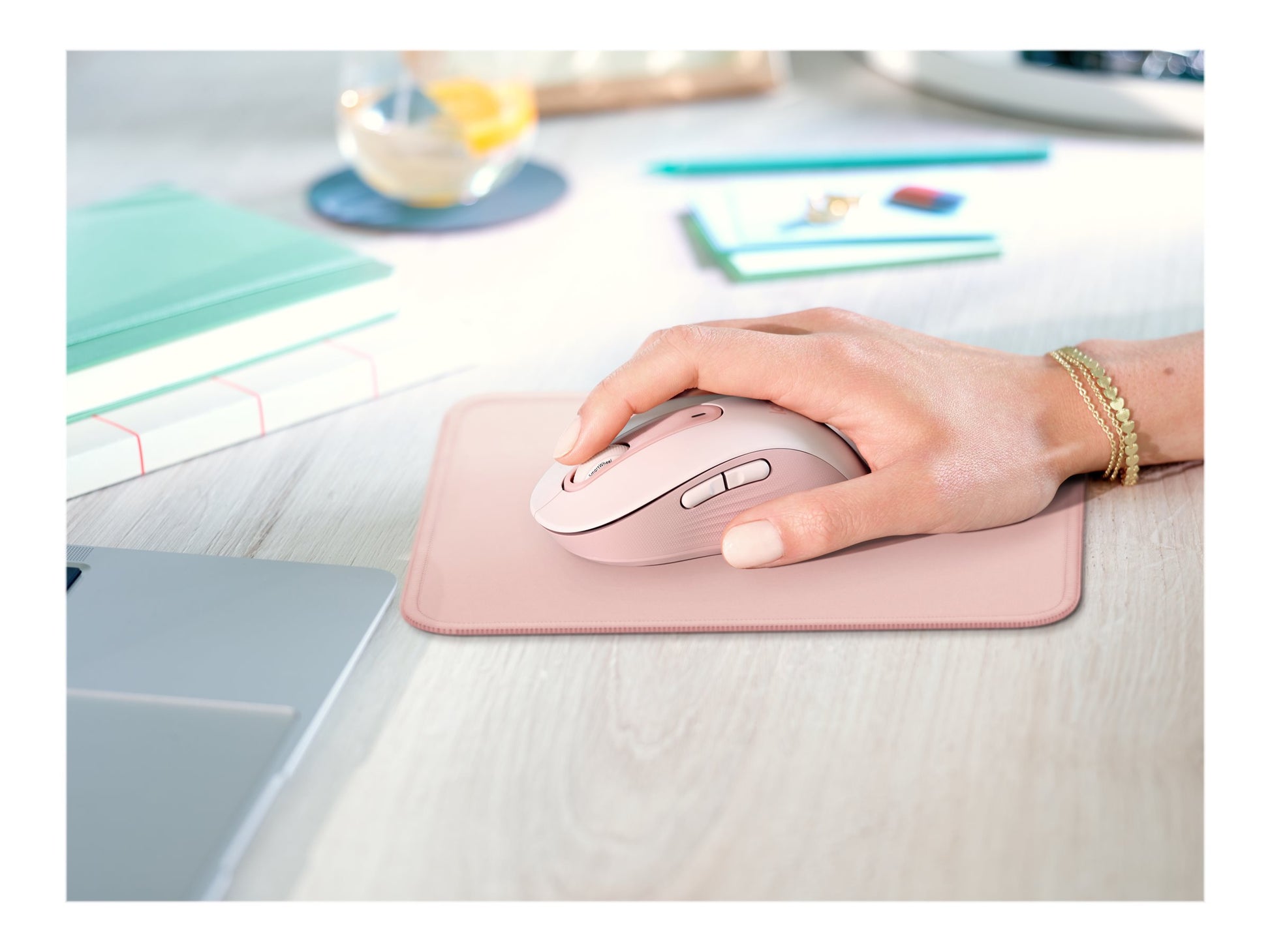 Logitech Studio Series - Alfombrilla de ratón - base de goma antideslizante, fácil deslizamiento, superficie resistente a salpicaduras - rosa oscuro-2