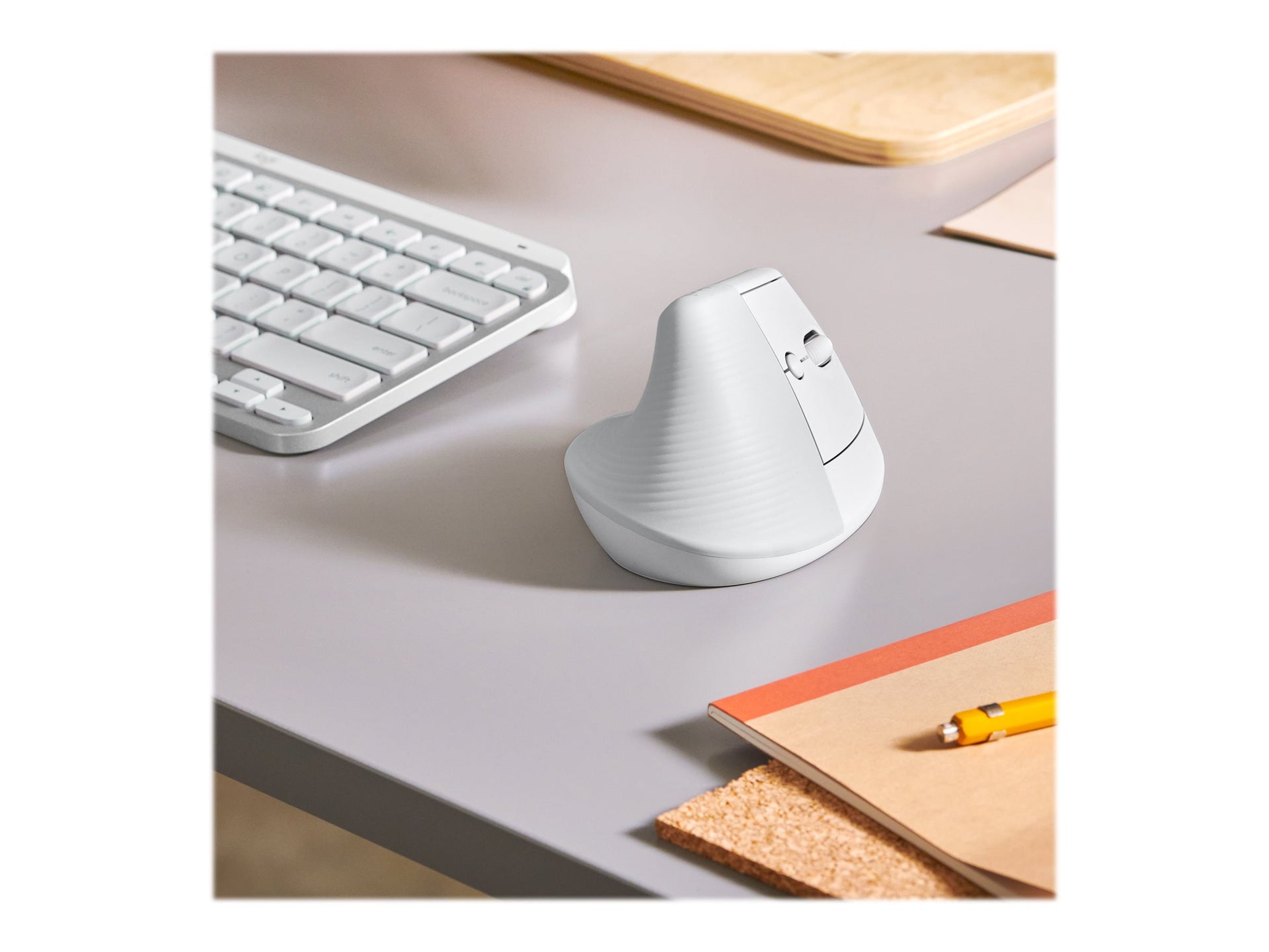 Logitech Lift Vertical Ergonomic Mouse - Ratón vertical - ergonómico - 6 botones - inalámbrico - 2.4 GHz, Bluetooth - receptor de USB Logitech Logi Bolt - blanco hueso